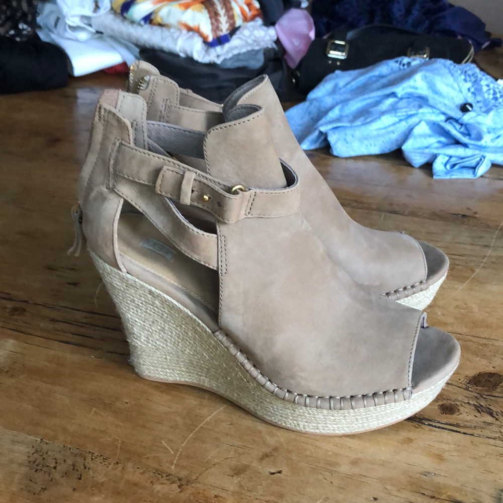 UGG Tan Beige Wedge Raffia Sandal Jolina